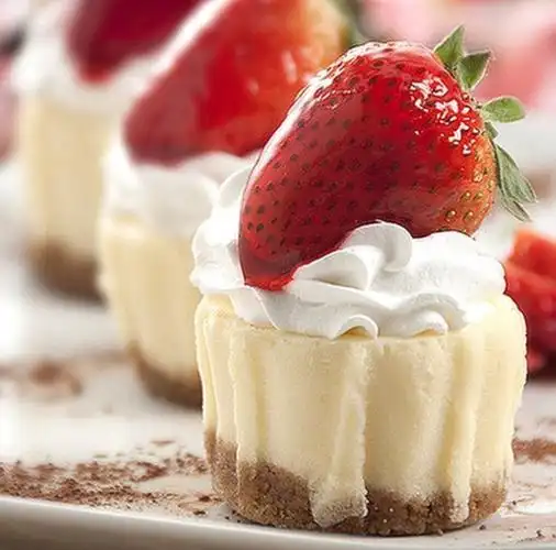 草莓蛋糕美食甜点