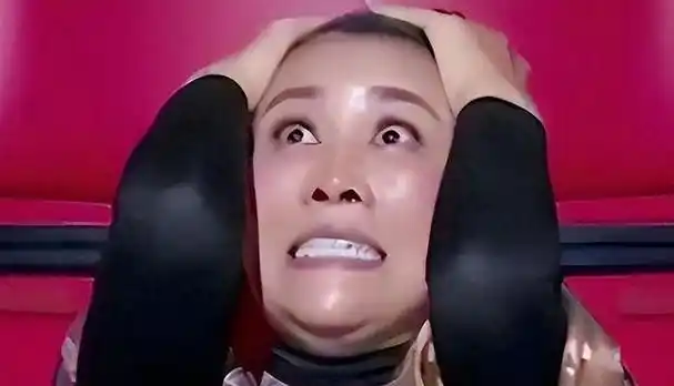 "消失"八个月后,56岁那英最新照片曝光,素颜出镜,慈眉善目