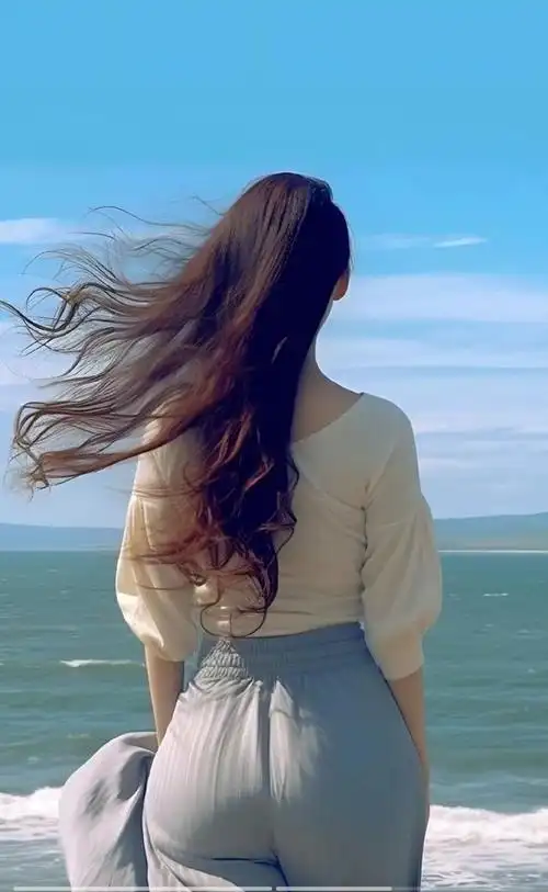 当我们偶然转身,视线追随那优雅的背影,我们便与它不期而遇.