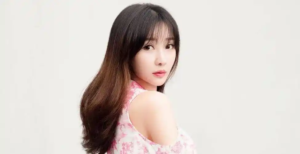 原创柳岩大龄单身女明星为何她至今单身宁缺勿滥才是真正的追求