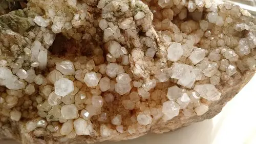 这是什么石头?值钱不?