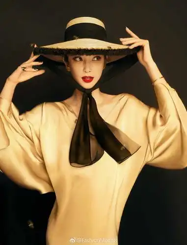 李冰冰最新时尚芭莎封面,好美