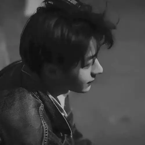 当你在充满压力的生活中学会沉默的时候,你该思考一下如何更爱自己