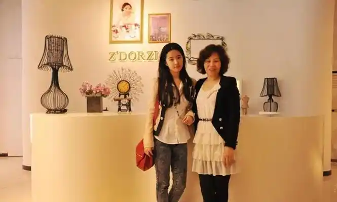 刘亦菲素颜生图旧照|刘亦菲_新浪新闻