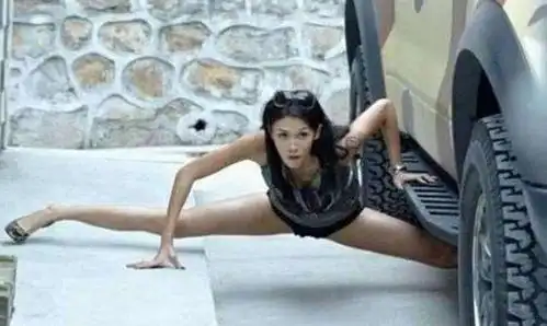 看到32岁张蓝心的这组照片后,网友纷纷表示:美得让人想恋爱了