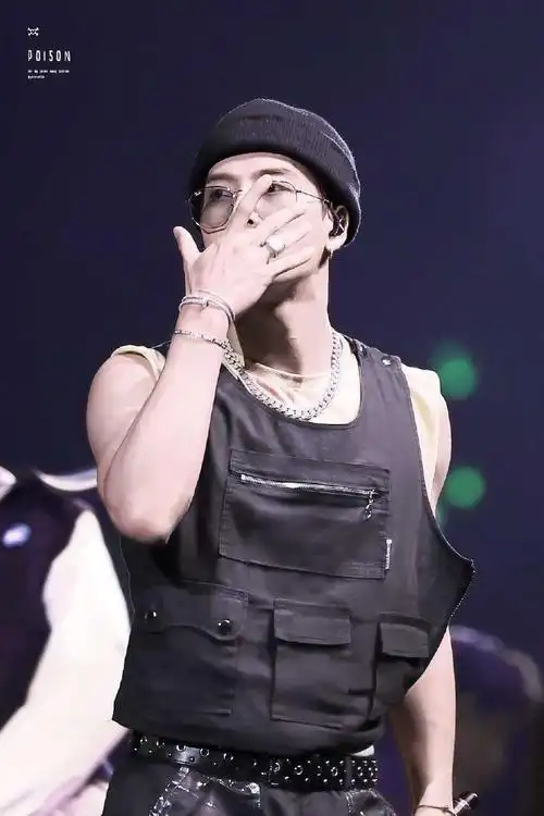 王嘉尔怎么样都好看十五戴毛线帽最帅的明星