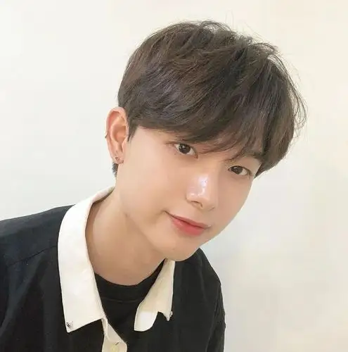 各种风格都有,适合所有老老少少,和大家分享分享男士发型.