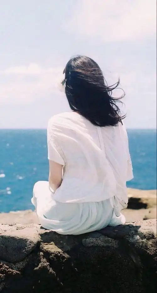 女生背影头像你不知在你身后看你有多美