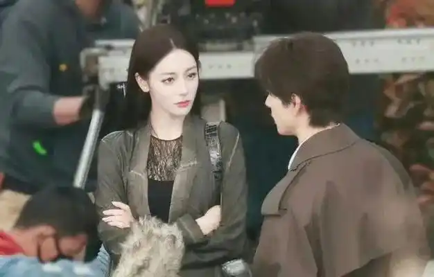 娱乐圈新动向迪丽热巴新剧开机王俊凯跨界合作引期待