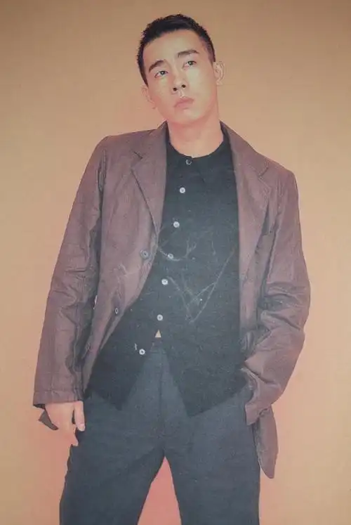 增加本组帅气陈小春含量