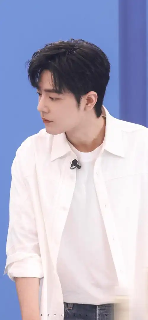 肖战白衬衫直播造型##肖战安热沙品牌代言人