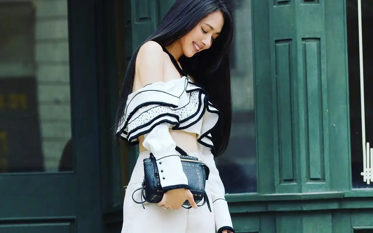 气质女神郭碧婷街拍写真电脑桌面壁纸