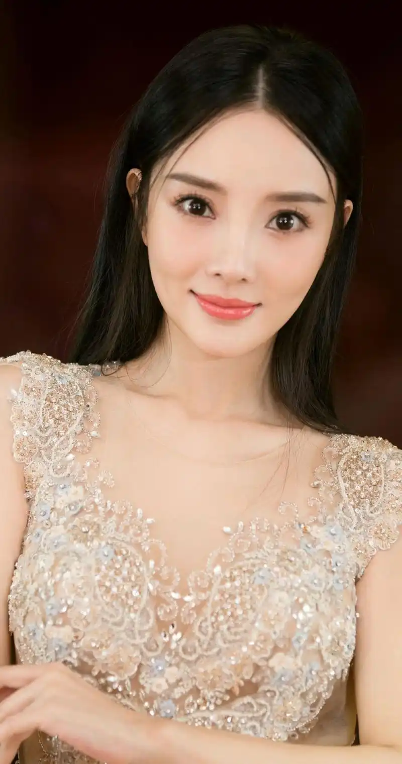 李小璐高清写真图集,皮肤白皙,美丽动人