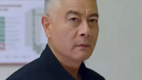 《风暴舞》马启明突然来到医院 阮太元坐着不想走