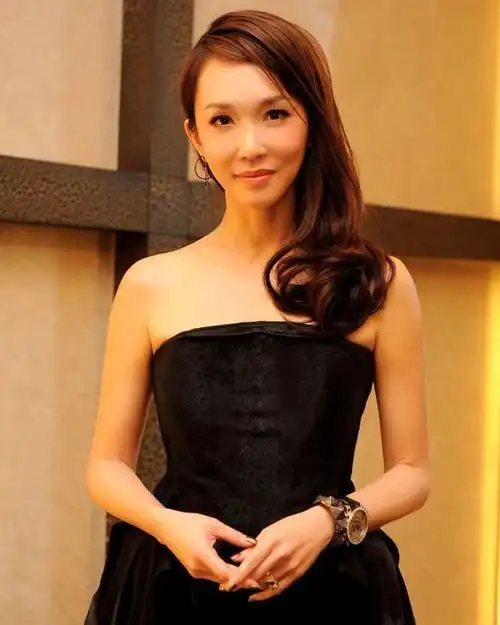 当年那些美得让人耳目一新的新加坡女星们现在何方?