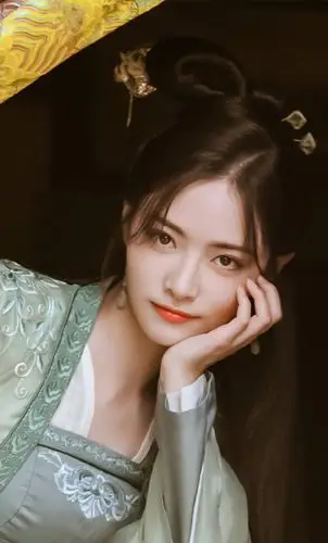 许佳琪古风妆太美了,是仙女吧