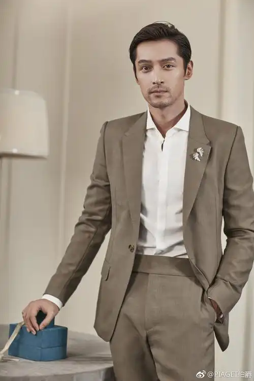 致《南方车站的聚会》中的胡歌:那只在黑夜里独自舔舐伤口的老虎