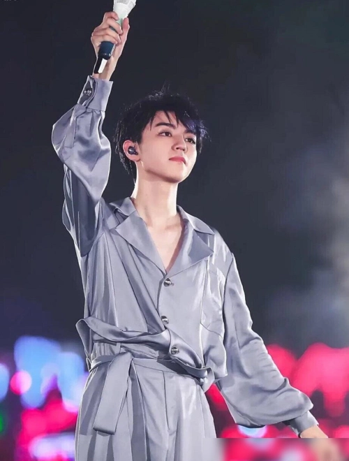 tf演唱会睡衣造型,王源的贵公子,千玺大佬,王俊凯不愧是队长
