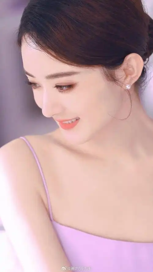 赵丽颖骨子里就是温柔的人呀,这也太美了呀,温柔可爱又美丽!