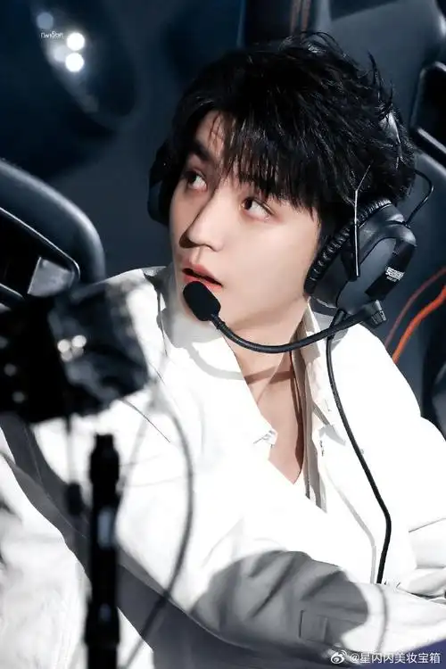 oooooooo sexy781597转载了@dark_star_王俊凯个人站的微博图片