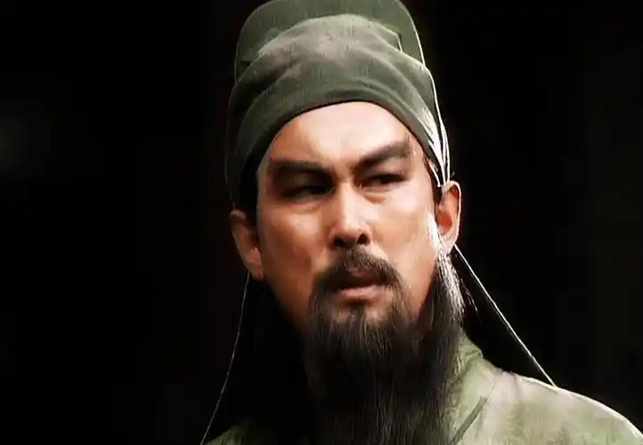 陆树铭的付出没有白费,《三国演义》播出之后他扮演的关羽惊艳了所有