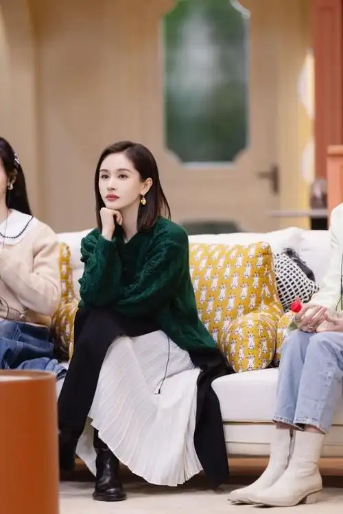 王子文庆生照曝光,打扮保守太有妈妈感,男友清爽出镜不像同辈人