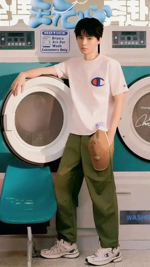 王俊凯夏季穿搭##王俊凯 德云社在逃编外捧哏