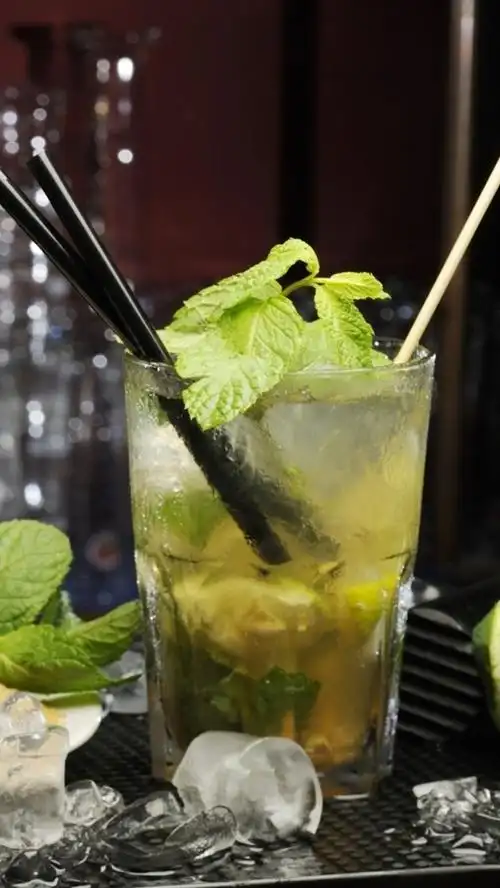 壁纸 饮料,莫吉托,绿柠檬,冰块 2560x1600 hd 高清壁纸, 图片, 照片