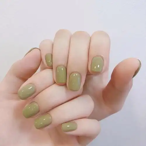 小喵 的想法: 纯色系美甲,简约而不简单 | 有时候,干净比时髦更重要~