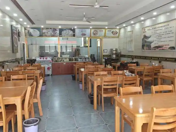 【8图】急转营业中品牌餐厅源玺源烧麦馆转让九原区加州郡府店230平米