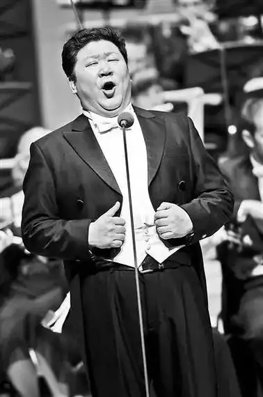 11月12日星期二艺术沙龙将邀请到中国著名男中音歌唱家刘克清携