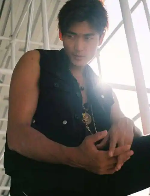 被许凯曾经合作的模特团队惊艳到了,帅哥云集,扎堆的心动男神_气质