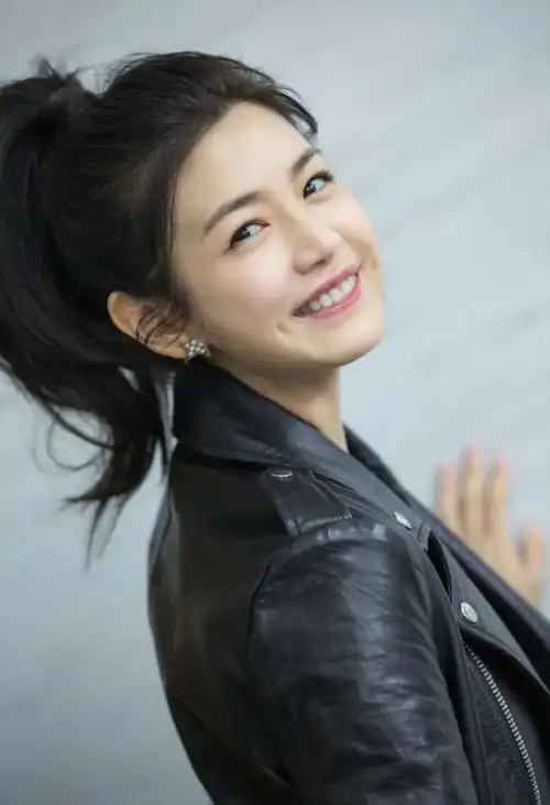 女星最甜微笑大赛,杨超越,郑爽,吴宣仪的微笑感觉初恋了