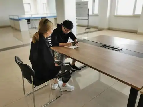 访谈老师记录及问题:访谈照片