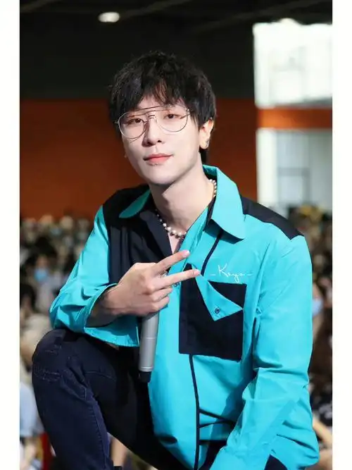 景向谁依配音演员