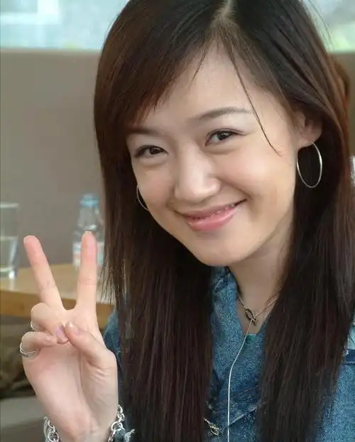 薛佳凝分手15年后胡歌娶妻生子她却选择出家背后辛酸无人知