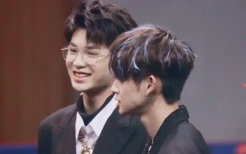 黄明昊小鬼后台打招呼年底期末考试王琳凯来抽查了