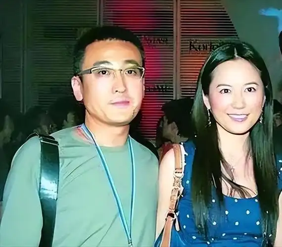 演员俞飞鸿坚决不结婚,至今仍是单身,却有一个男人陪了她近20年