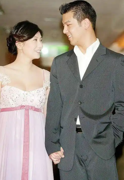 如果不是修杰楷,贾静雯或许很难再跟孙志浩同框!_女儿_男人_微博