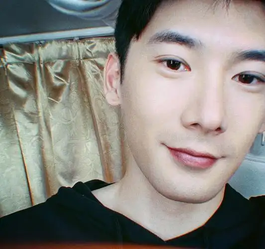 37岁演员季东燃突传去世刘芮麟发长文悼念死亡时间和原因不详