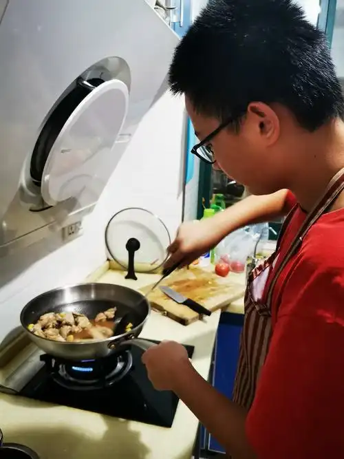 学习做菜～吴俊辰的暑假素质作业1