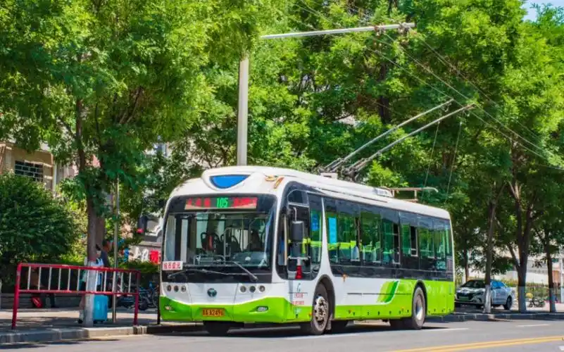 【太原公交】{最后的精典!}东风扬子江wg6120dha型无轨电车走行实录