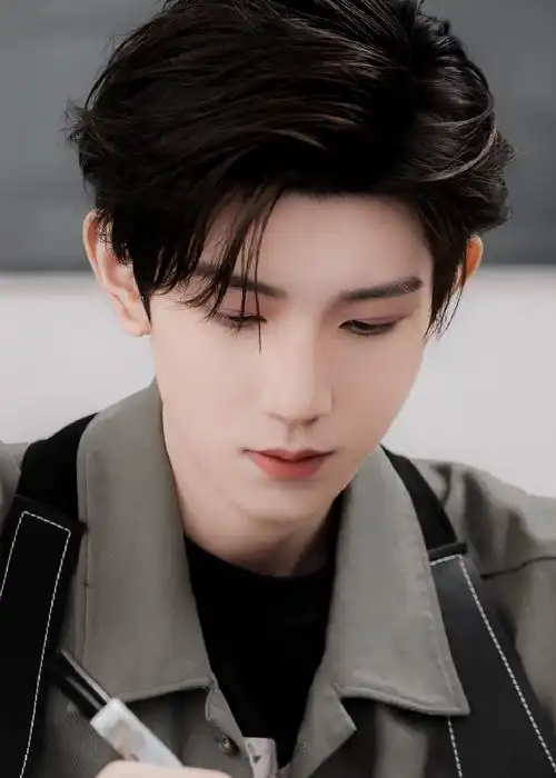 王源2022时和岁暖