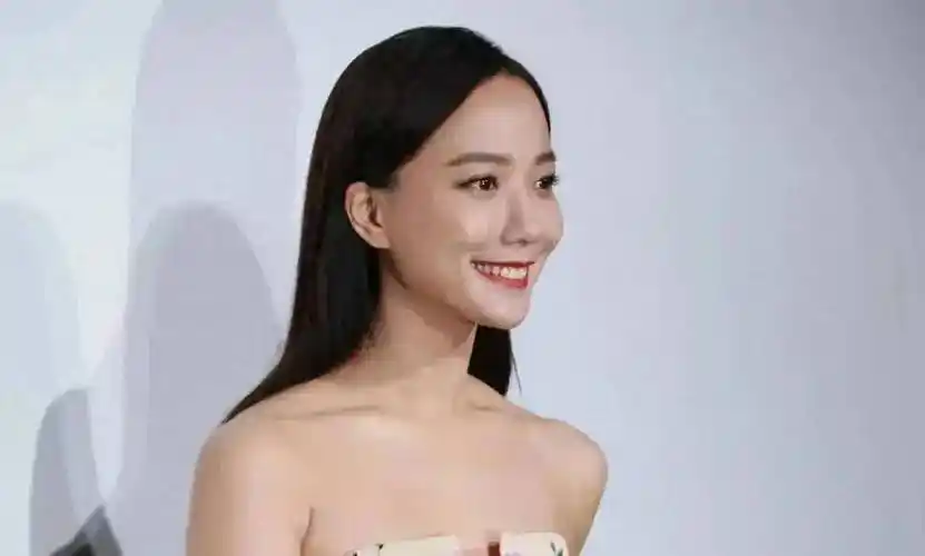 王珞丹全裸出镜,她到底经历了什么?