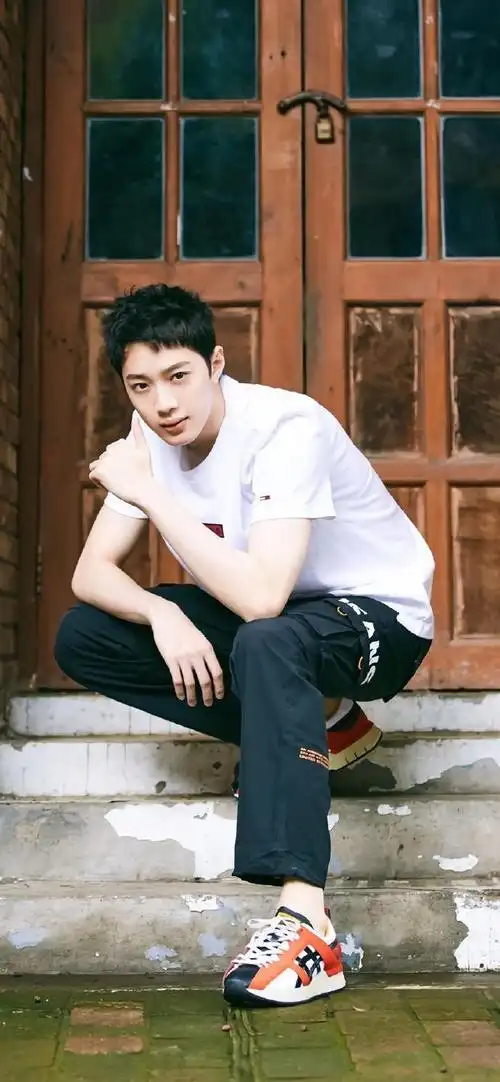 顶级奶狗脸赖冠霖手机壁纸