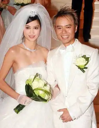 花费:逾千万元 这一对虽然也经历了爱情长跑,但结婚典礼仍然没马虎,不