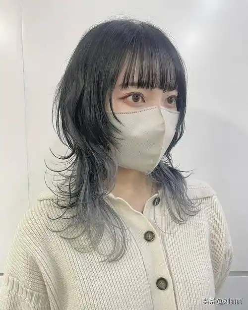 新时尚女发风潮,狼尾女发搭配潮流发色,搭肩长度让你越看越心动_发型