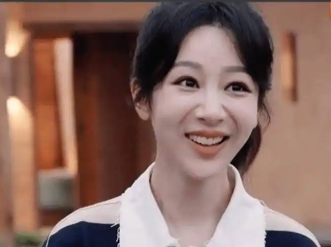 综艺上线法令纹夸张下巴变尖,医美后遗症严重_问题_状态_表情