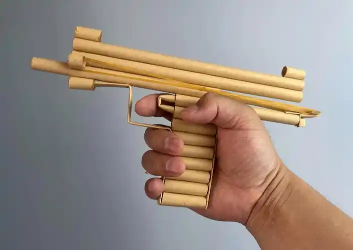 粉丝定制的折纸枪,发货前测试