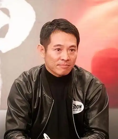 李连杰不知道自己该何去何从,他不知道自己究竟惹到谁了,究竟是多大的